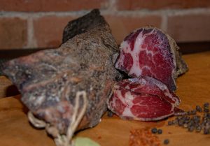 Ceafa porc Bazna crud-uscata