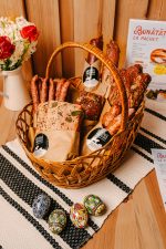 Pachet cu bunatati de Paste - imagine 4